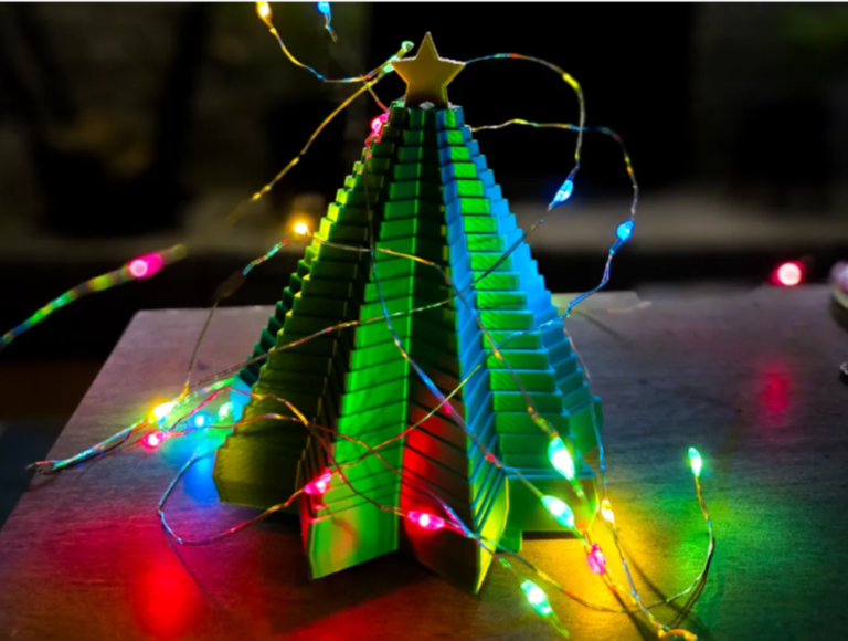 Versatile 3D Printed Expanding Christmas Tree